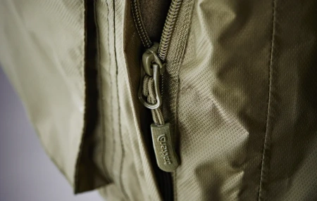 Elements_zipped_pocket