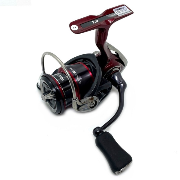 Катушка спиннинговая Daiwa 21 FUEGO CS LT (2500)1